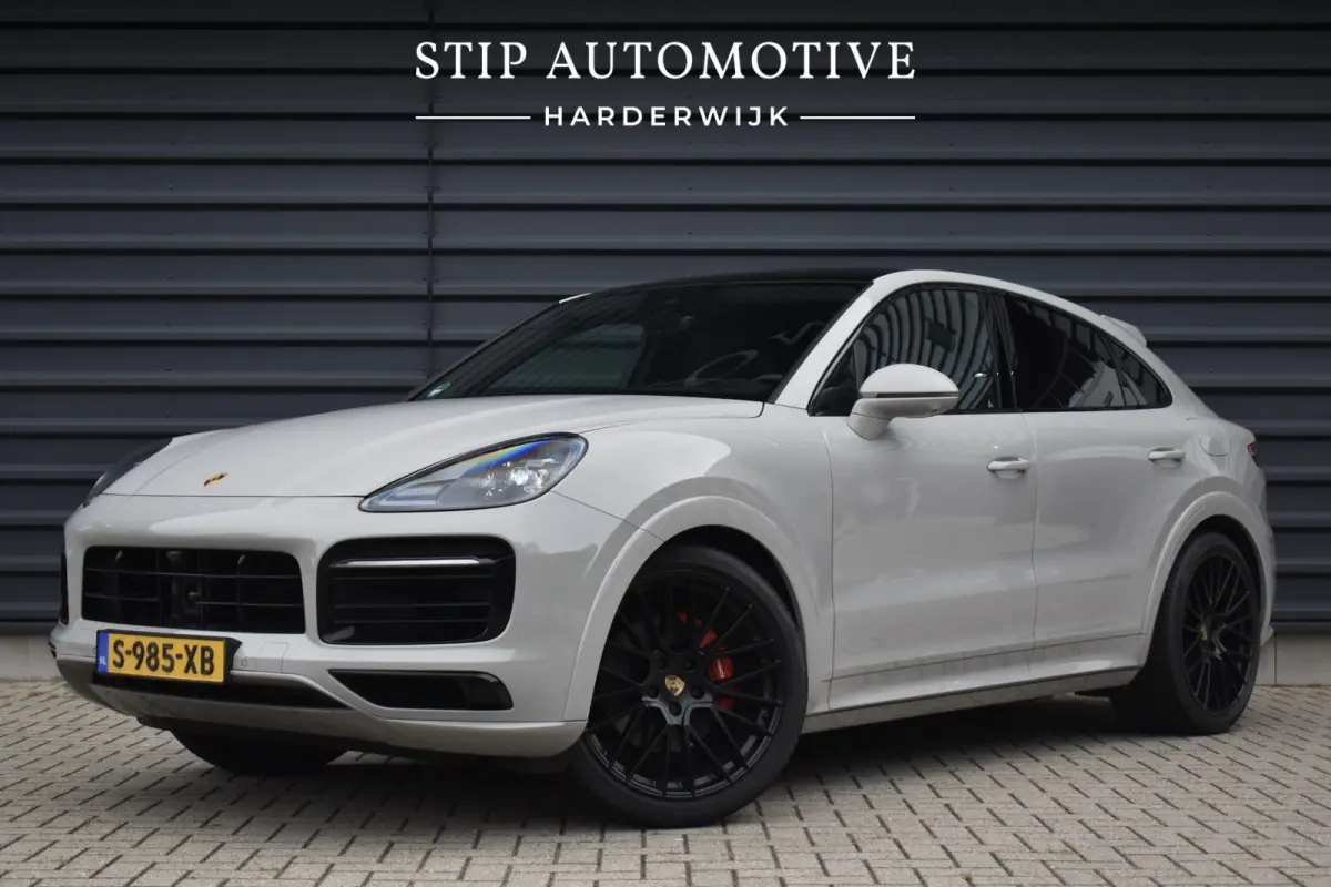 3.0 E-Hybrid Platinum Edition SportDesign *Krijt* | Sportuitlaat | ACC | Trekhaak | Ventilatie | Achterasbesturing | Bose | Head-Up | 22'' Wielen |