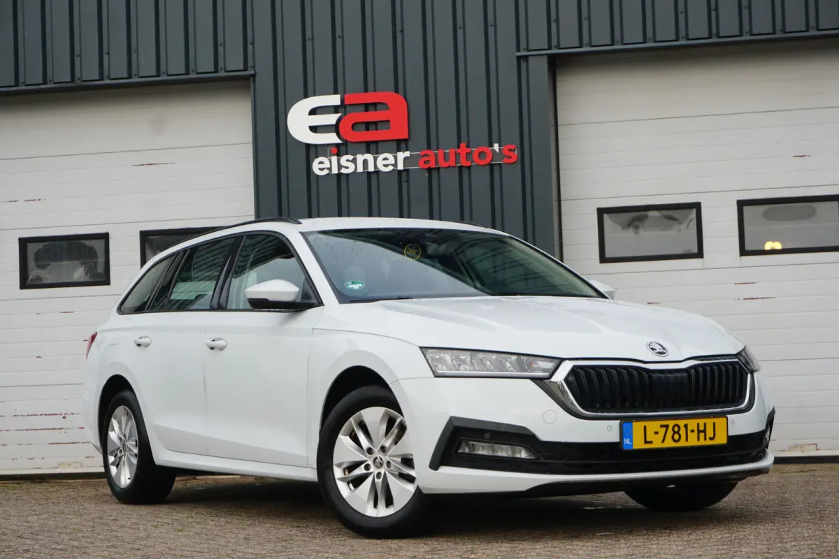 1.0 TSI Business Edition | TREKHAAK | METALLIC WIT | ADAPT. CRUISE | CARPLAY |