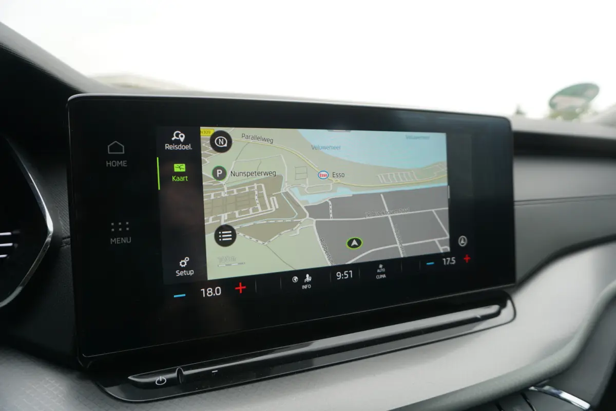 1.0 TSI Business Edition | TREKHAAK | METALLIC WIT | ADAPT. CRUISE | CARPLAY |