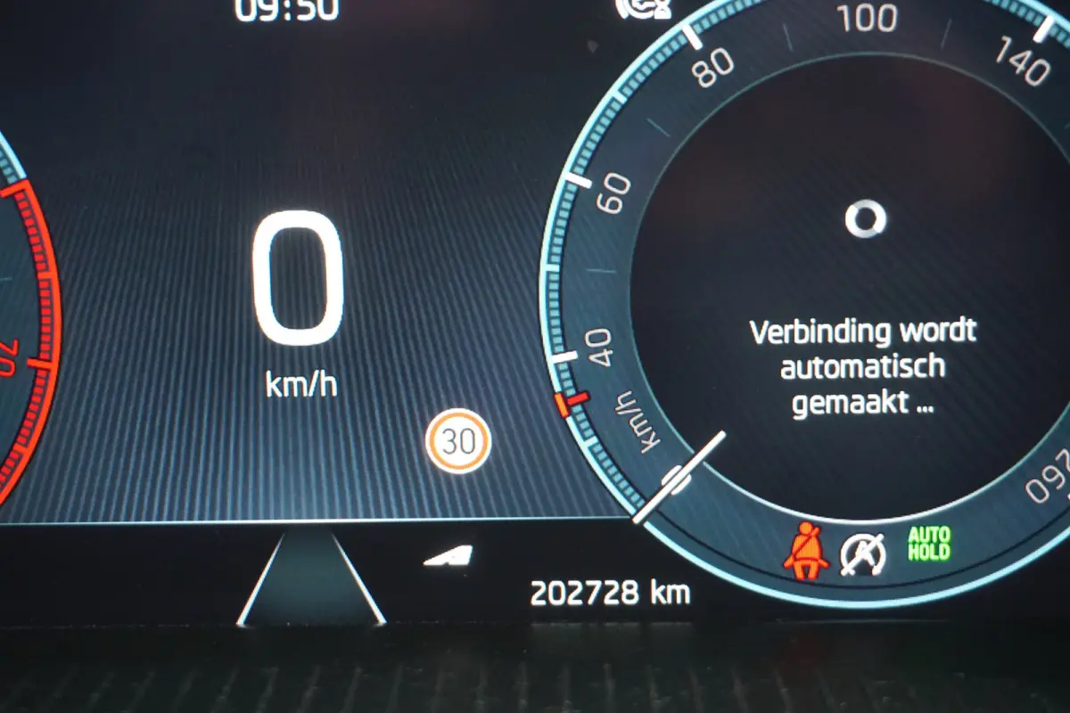 1.0 TSI Business Edition | TREKHAAK | METALLIC WIT | ADAPT. CRUISE | CARPLAY |