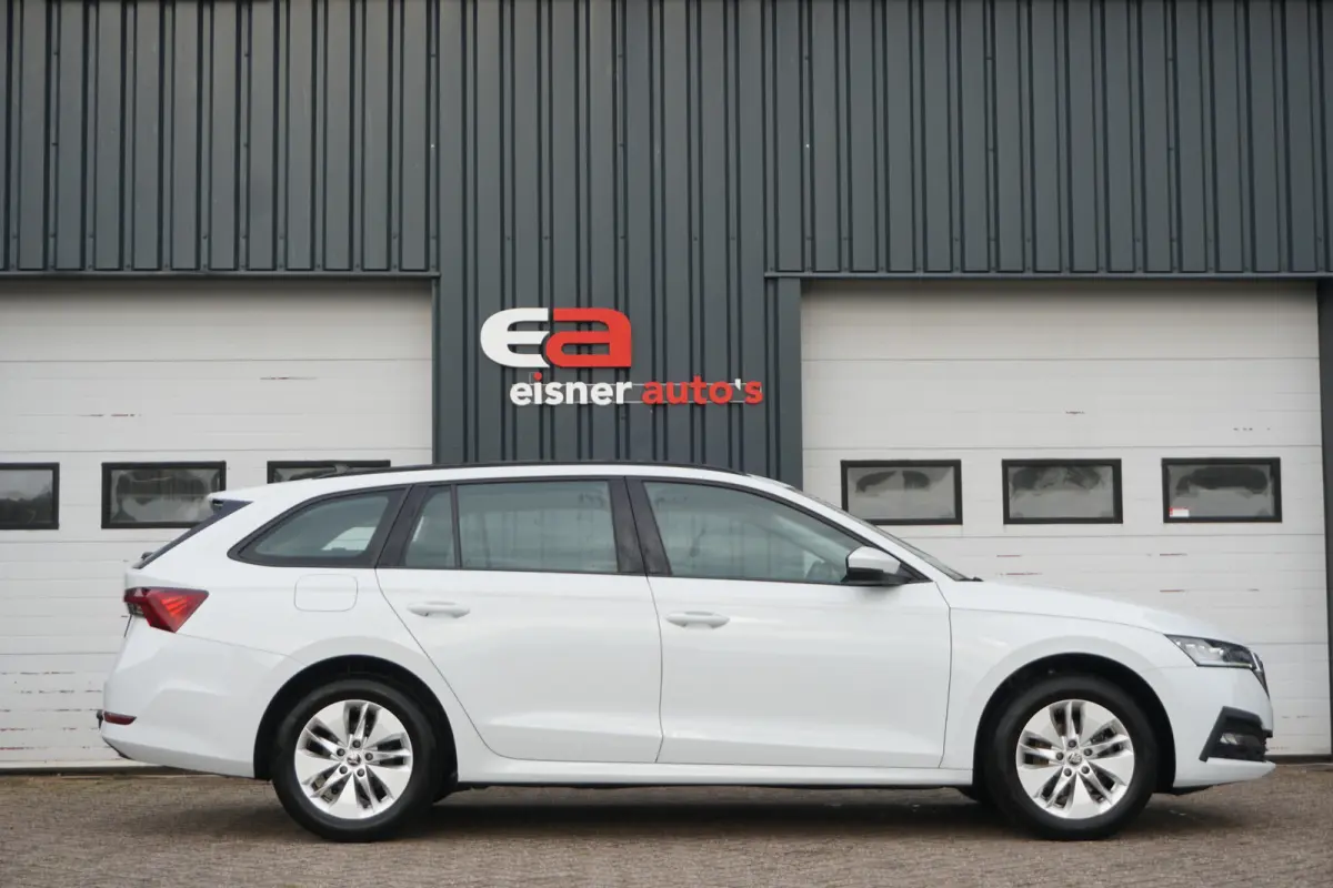 1.0 TSI Business Edition | TREKHAAK | METALLIC WIT | ADAPT. CRUISE | CARPLAY |