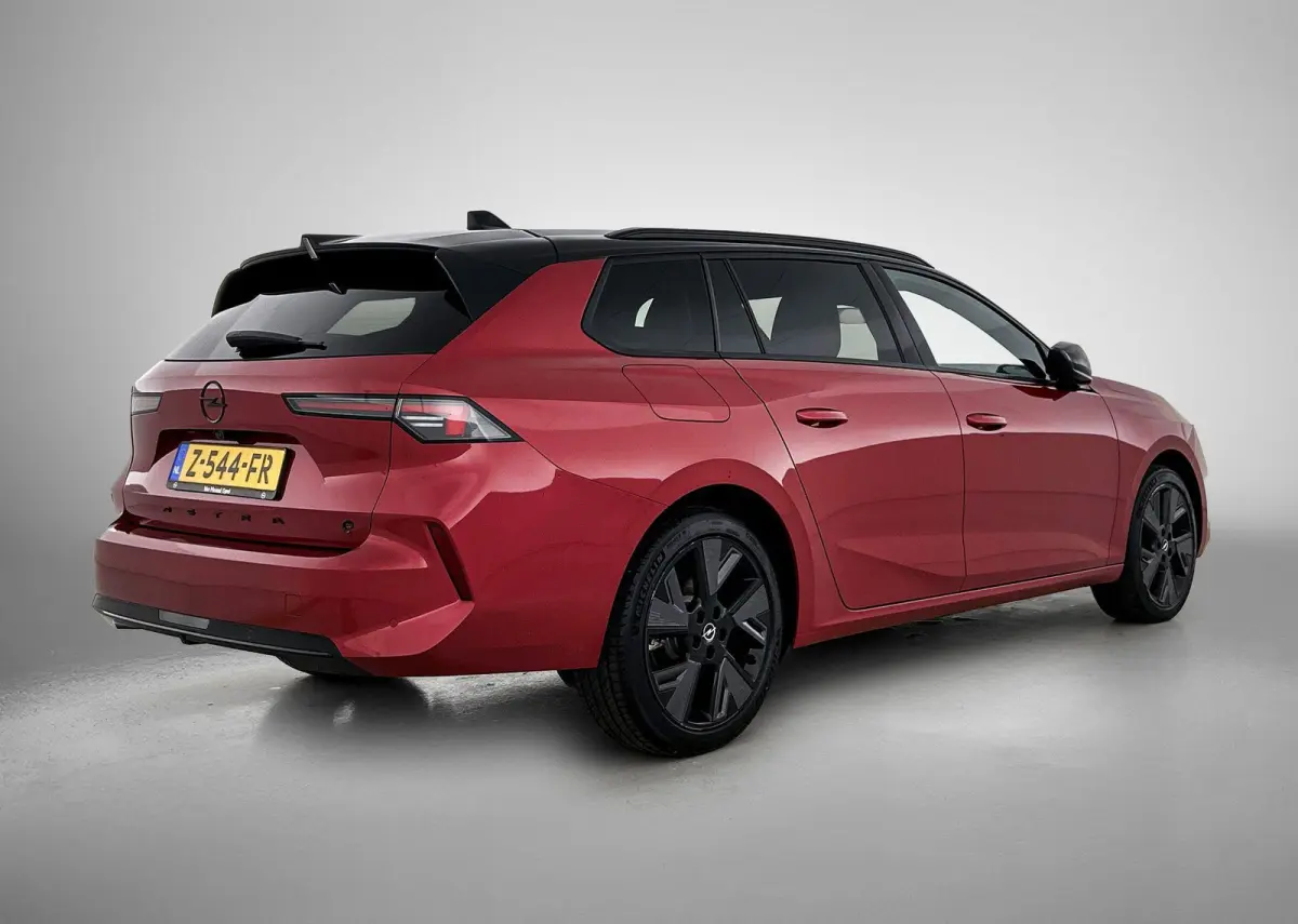 54 kWh GS | Head-up display | Alcantara | Stoel en stuurverwarming |