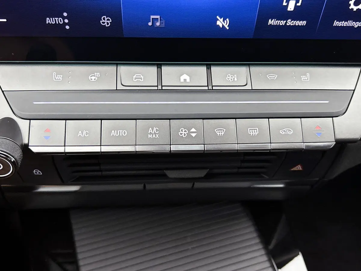 54 kWh GS | Head-up display | Alcantara | Stoel en stuurverwarming |