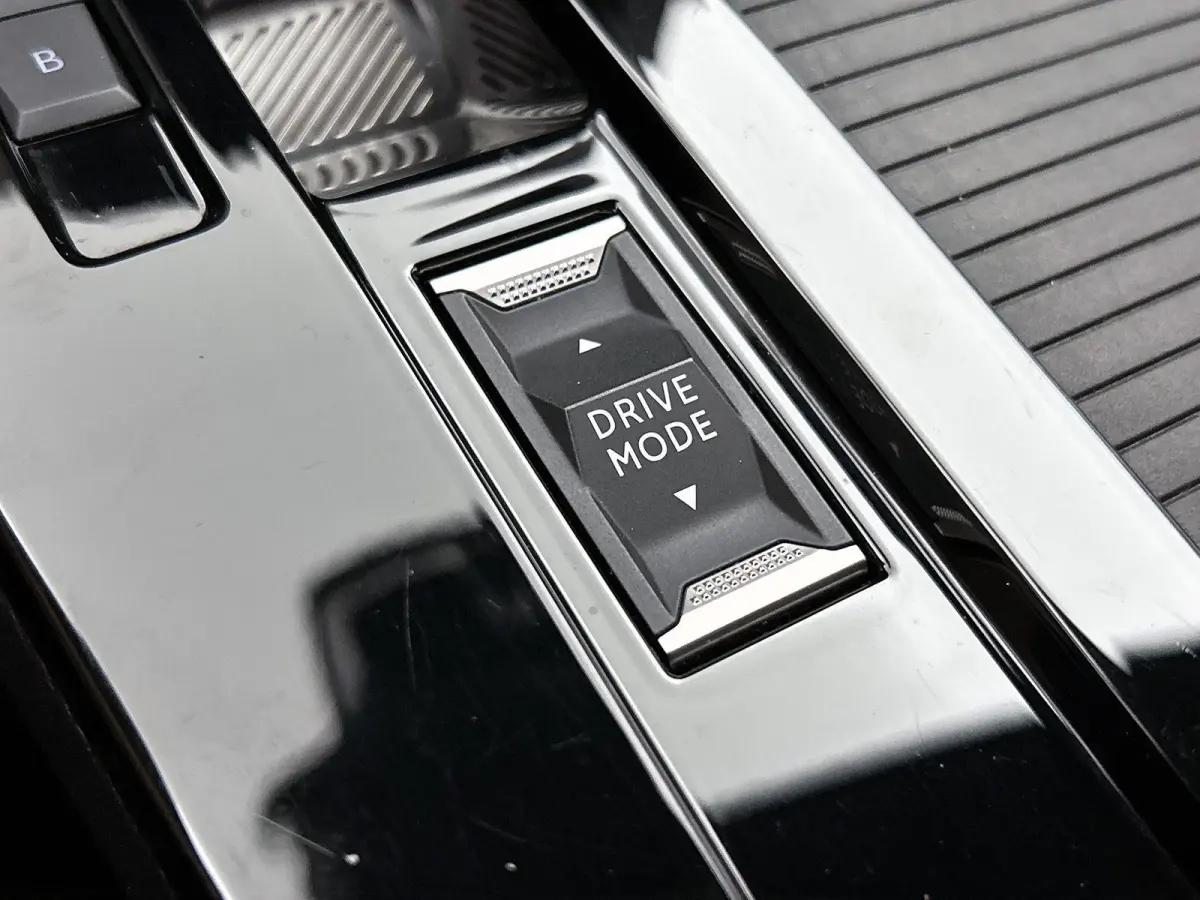 54 kWh GS | Head-up display | Alcantara | Stoel en stuurverwarming |