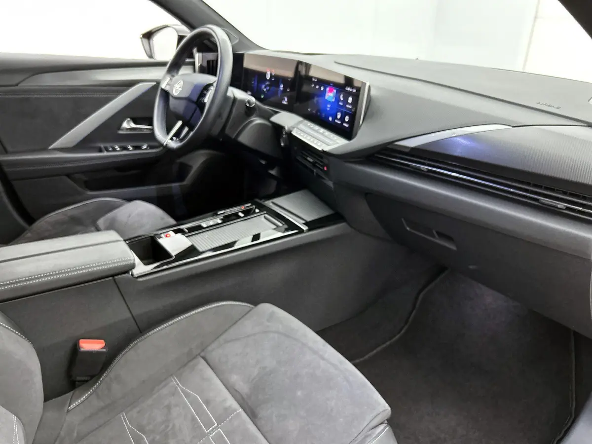 54 kWh GS | Head-up display | Alcantara | Stoel en stuurverwarming |