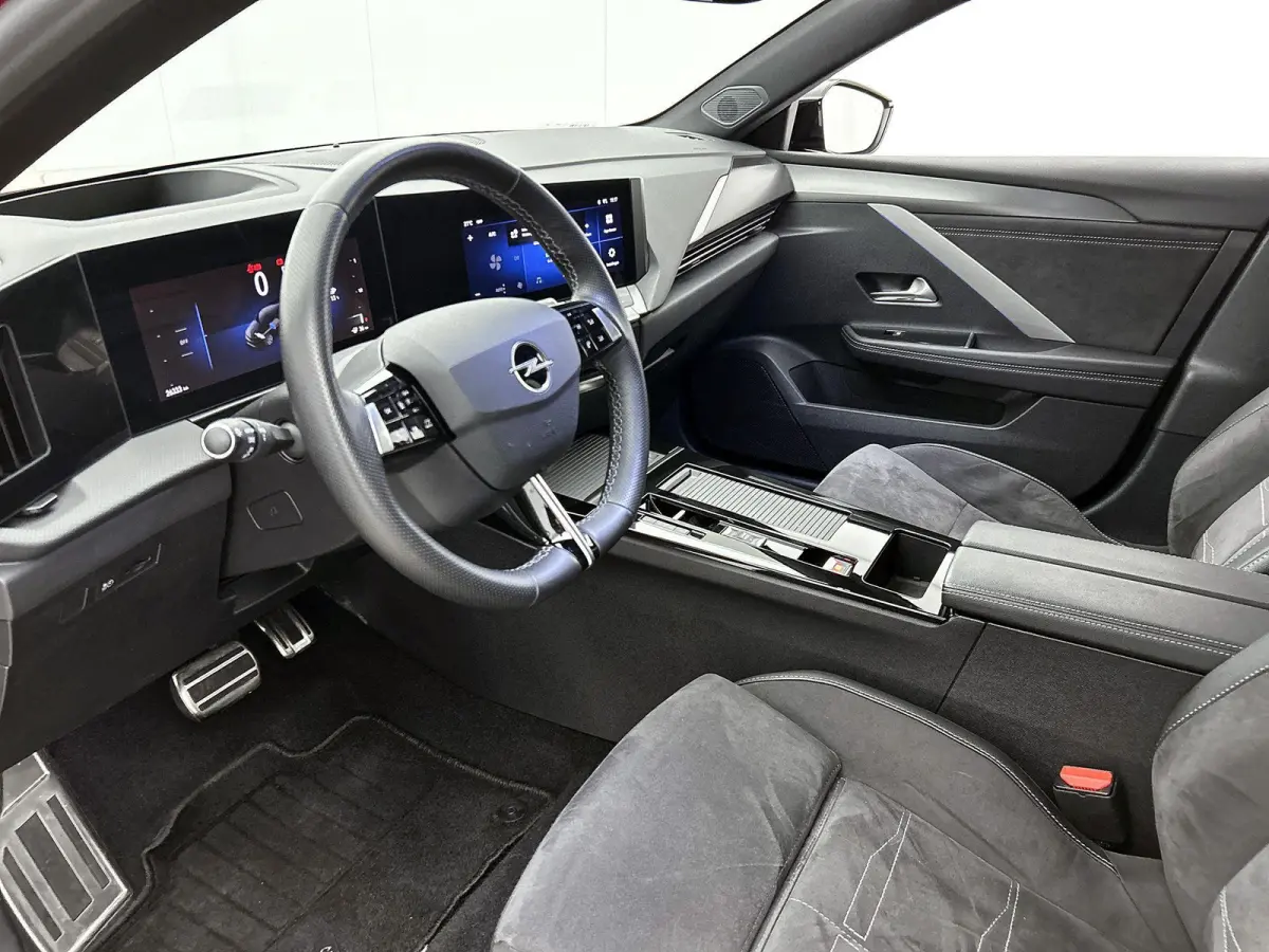 54 kWh GS | Head-up display | Alcantara | Stoel en stuurverwarming |