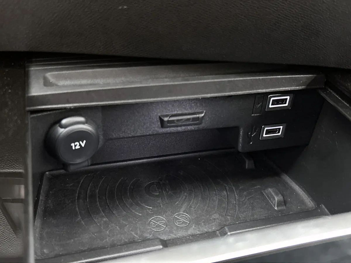 54 kWh GS | Head-up display | Alcantara | Stoel en stuurverwarming |