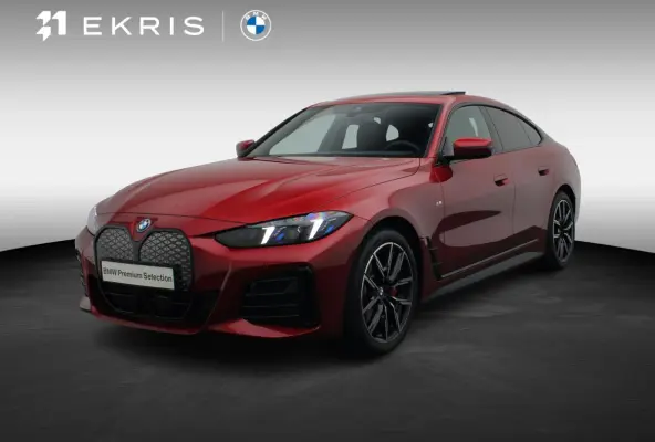 eDrive35 M Sportpakket Pro | Achteruitrijcamera | Schuifdak | Active Cruise Control | Harman Kardon | Parking Assistant | Elektrisch verwarmde voorstoelen | 19''