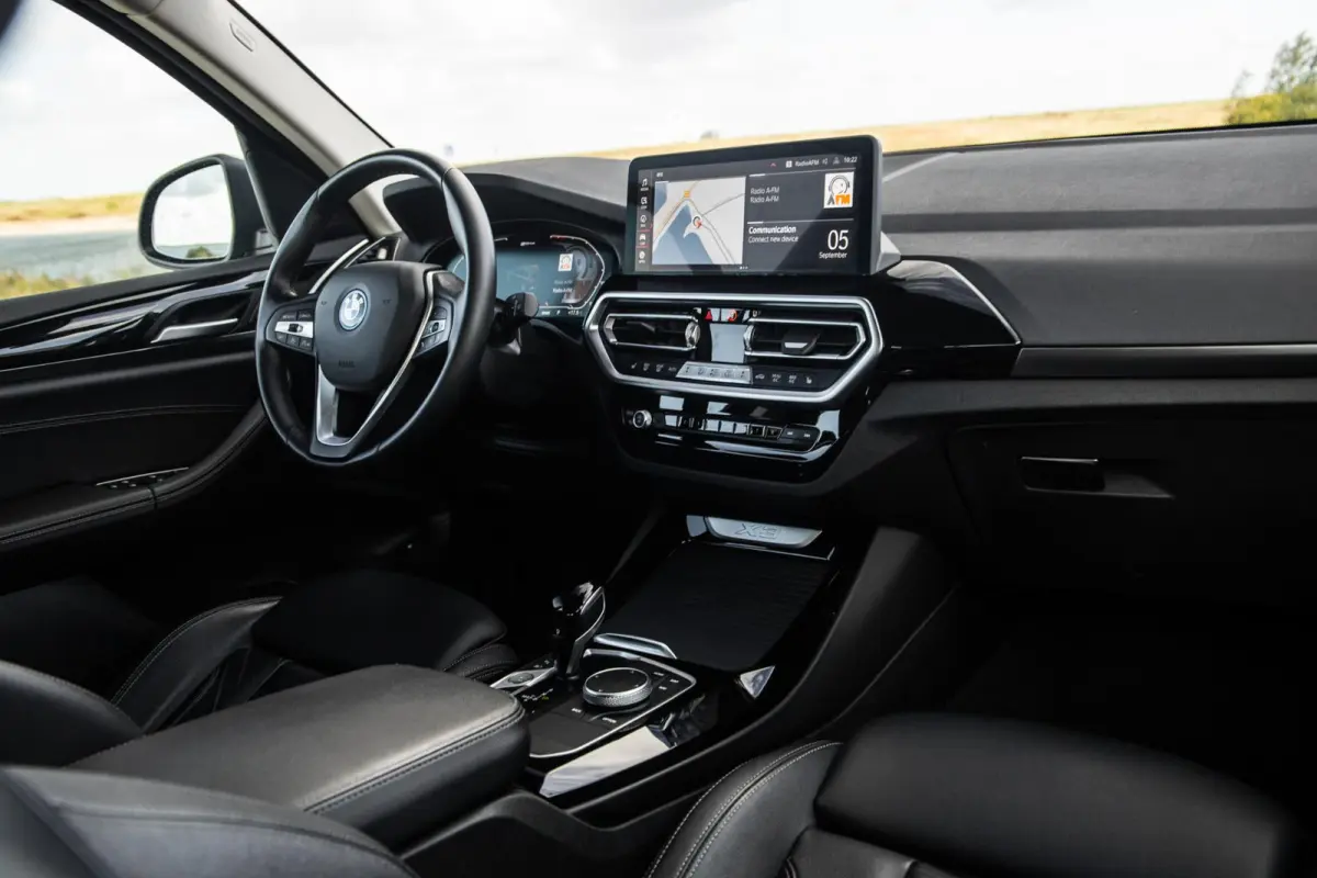 xDrive30e High Executive CARPLAY / 360 CAMERA / STOELVERWARMING / PERFECT ONDERHOUDEN
