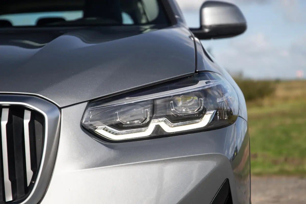 xDrive30e High Executive CARPLAY / 360 CAMERA / STOELVERWARMING / PERFECT ONDERHOUDEN