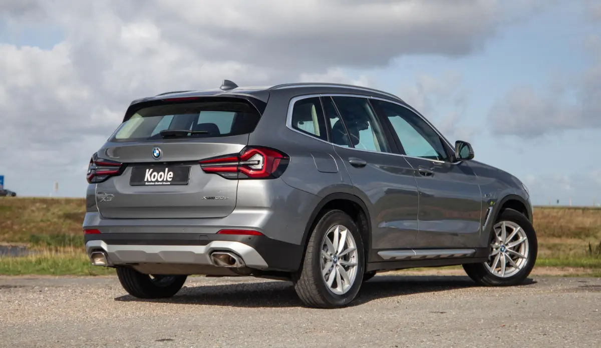 xDrive30e High Executive CARPLAY / 360 CAMERA / STOELVERWARMING / PERFECT ONDERHOUDEN