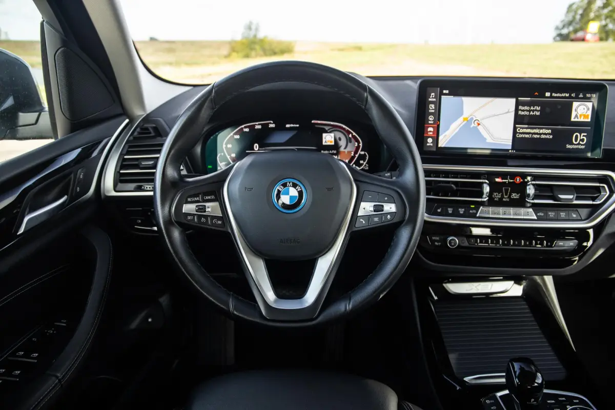 xDrive30e High Executive CARPLAY / 360 CAMERA / STOELVERWARMING / PERFECT ONDERHOUDEN