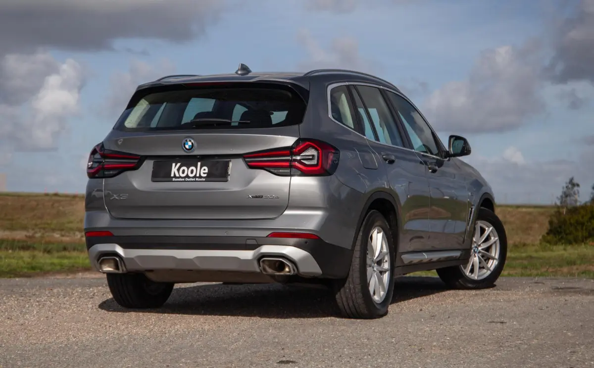 xDrive30e High Executive CARPLAY / 360 CAMERA / STOELVERWARMING / PERFECT ONDERHOUDEN