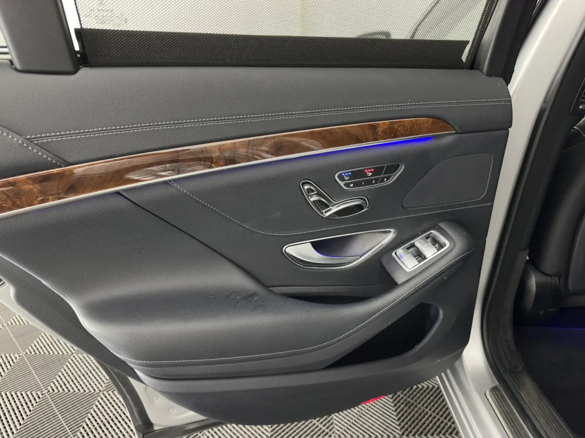 500 4Matic (INCL-BTW) Aut. *PANO | LEATHER | FULL-LED | BURMESTER | DISTRONIC | BLINDSPOT | TOPVIEW | MEMORY-PACK | DIGI-COCKPIT | HEATED-COMFORTSEATS | AIR-SUSPENSION | PRIVACY-GLASS | HEAD