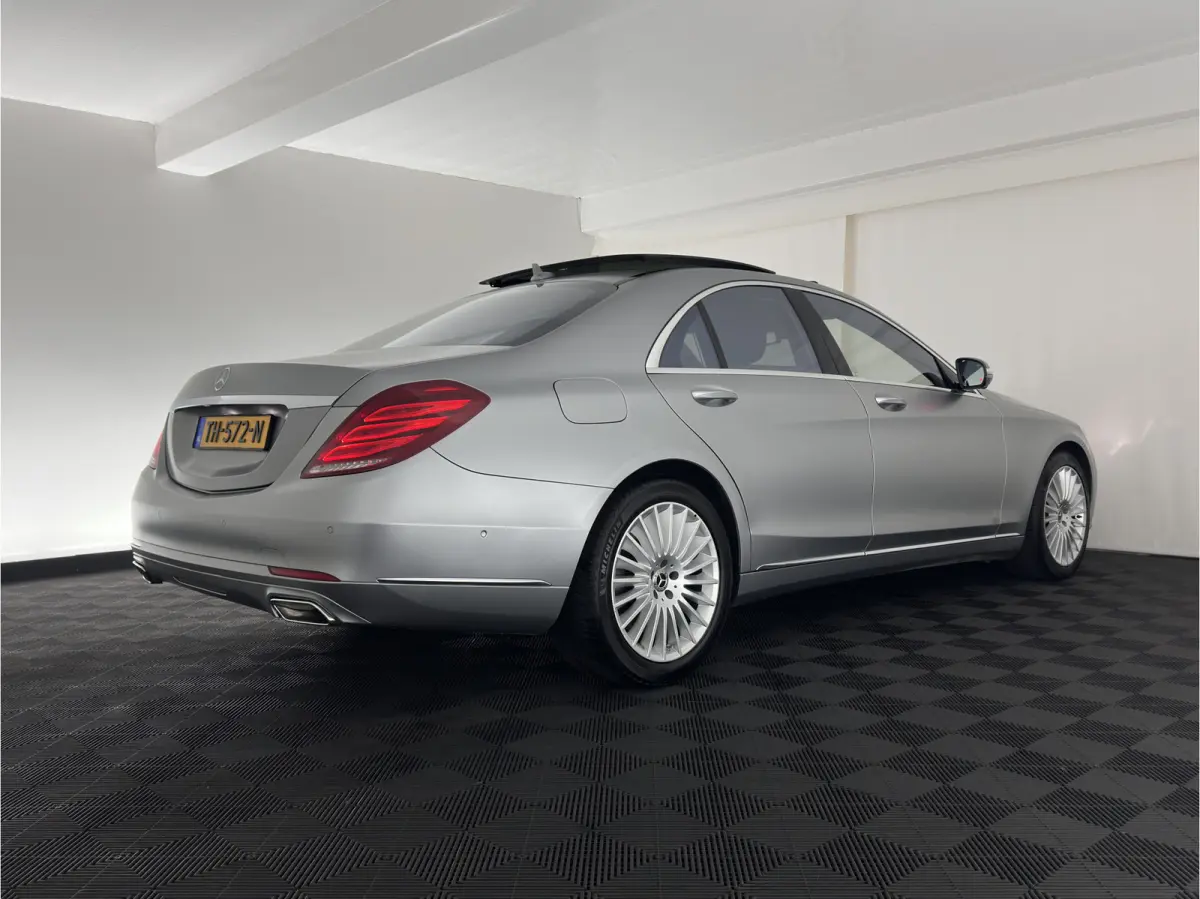 500 4Matic (INCL-BTW) Aut. *PANO | LEATHER | FULL-LED | BURMESTER | DISTRONIC | BLINDSPOT | TOPVIEW | MEMORY-PACK | DIGI-COCKPIT | HEATED-COMFORTSEATS | AIR-SUSPENSION | PRIVACY-GLASS | HEAD