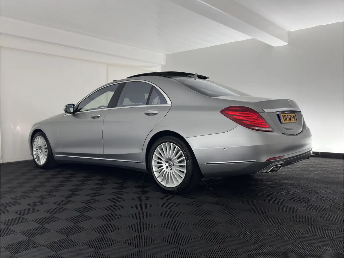 500 4Matic (INCL-BTW) Aut. *PANO | LEATHER | FULL-LED | BURMESTER | DISTRONIC | BLINDSPOT | TOPVIEW | MEMORY-PACK | DIGI-COCKPIT | HEATED-COMFORTSEATS | AIR-SUSPENSION | PRIVACY-GLASS | HEAD