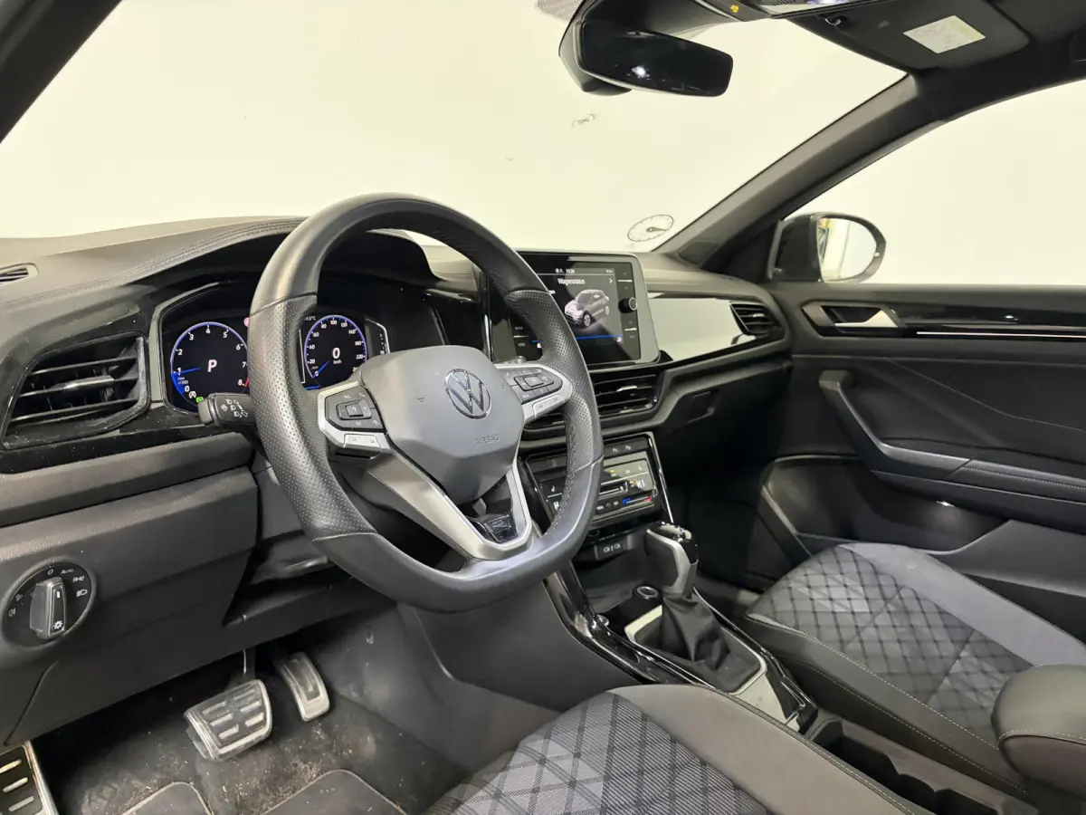 1.5 eTsi R-Line Automaat Climate control Adaptieve cruise control Panoramadak LED Navigatie Achteruitrijcamera Parkeersensoren Apple Carplay/ Android Auto Radio