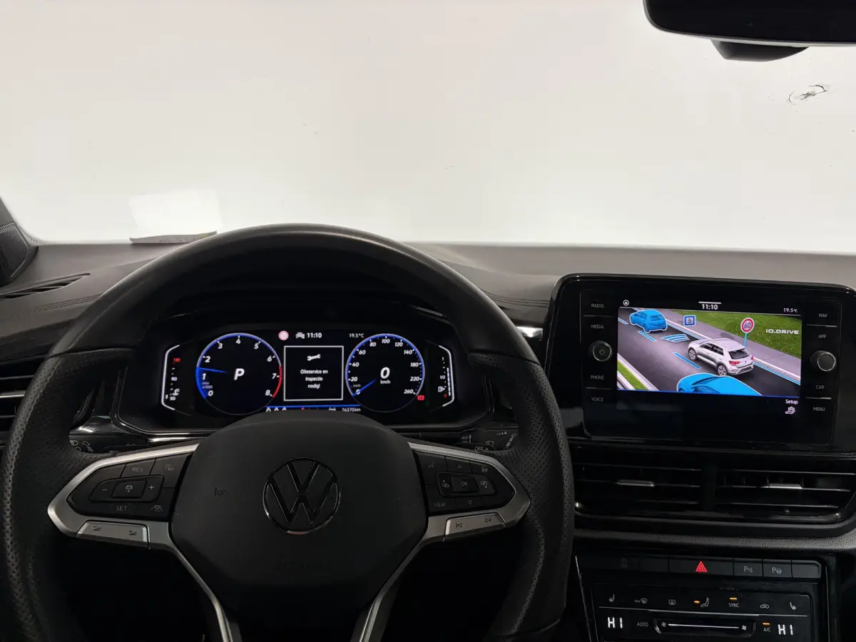 1.5 eTsi R-Line Automaat Climate control Adaptieve cruise control Panoramadak LED Navigatie Achteruitrijcamera Parkeersensoren Apple Carplay/ Android Auto Radio