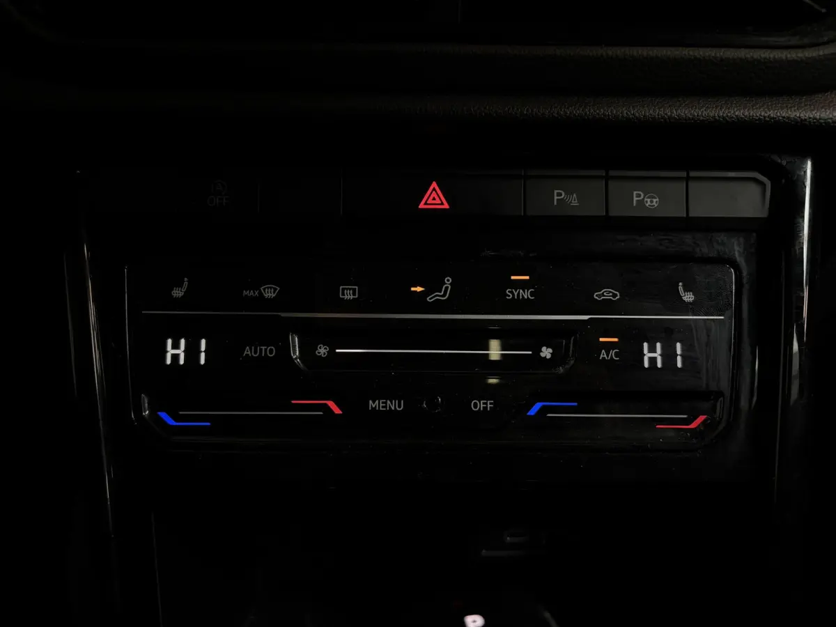 1.5 eTsi R-Line Automaat Climate control Adaptieve cruise control Panoramadak LED Navigatie Achteruitrijcamera Parkeersensoren Apple Carplay/ Android Auto Radio