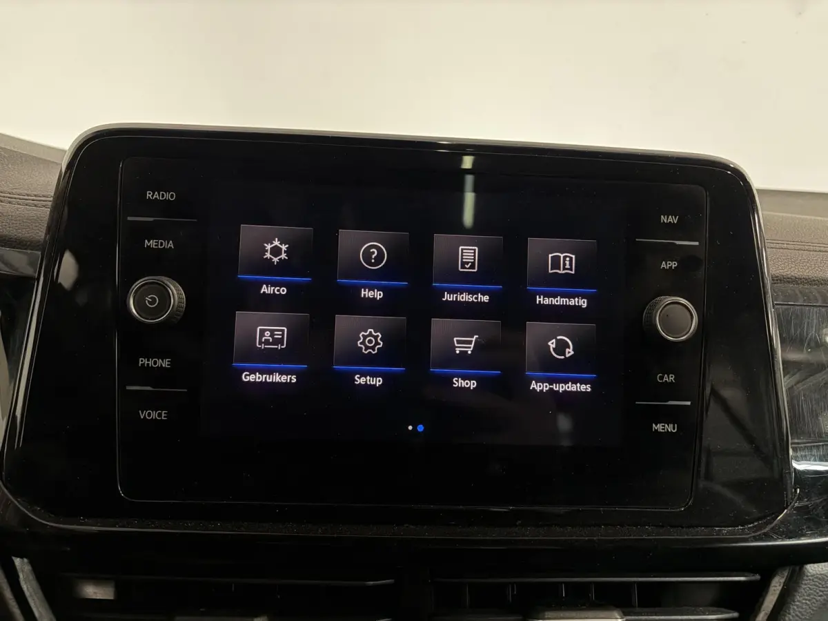 1.5 eTsi R-Line Automaat Climate control Adaptieve cruise control Panoramadak LED Navigatie Achteruitrijcamera Parkeersensoren Apple Carplay/ Android Auto Radio