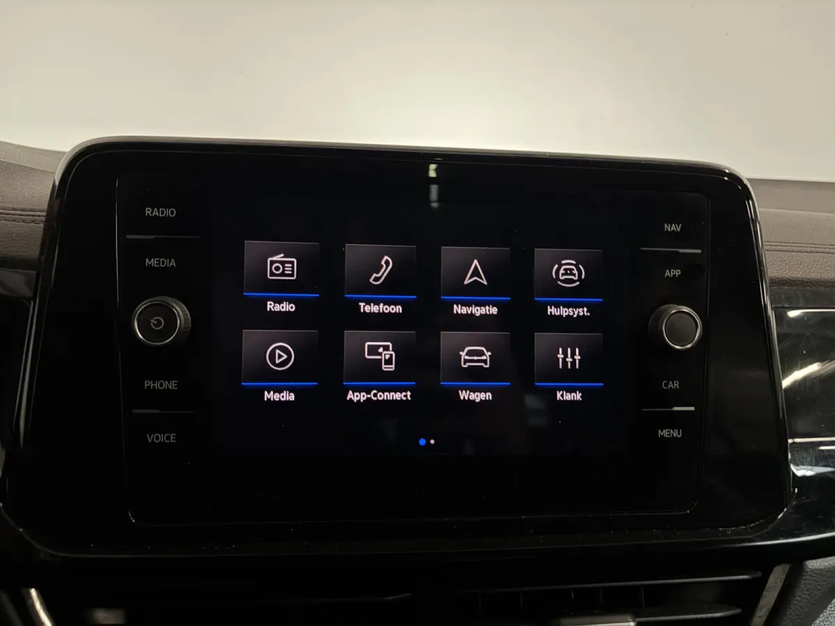 1.5 eTsi R-Line Automaat Climate control Adaptieve cruise control Panoramadak LED Navigatie Achteruitrijcamera Parkeersensoren Apple Carplay/ Android Auto Radio