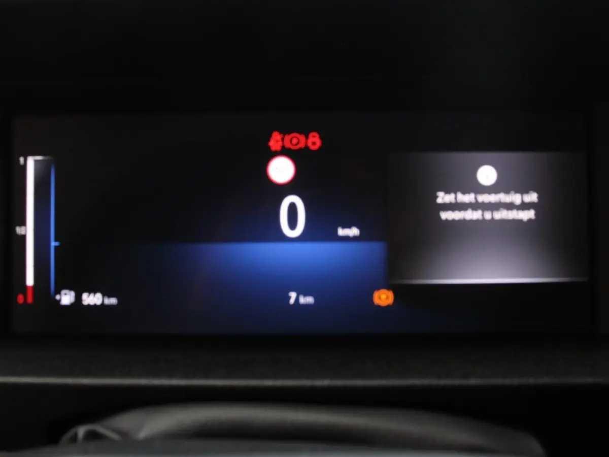 1.5 Diesel 120pk L3 Apple Carplay /  Android Auto Parkeersensoren V+A Trekhaak Camera Navigatie Cruise Control LED koplampen houten afwerking laadruimte