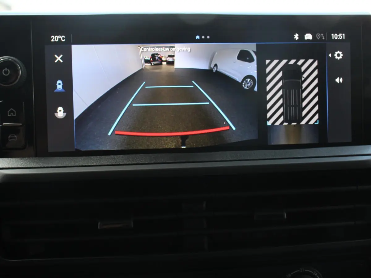 1.5 Diesel 120pk L3 Apple Carplay /  Android Auto Parkeersensoren V+A Trekhaak Camera Navigatie Cruise Control LED koplampen houten afwerking laadruimte