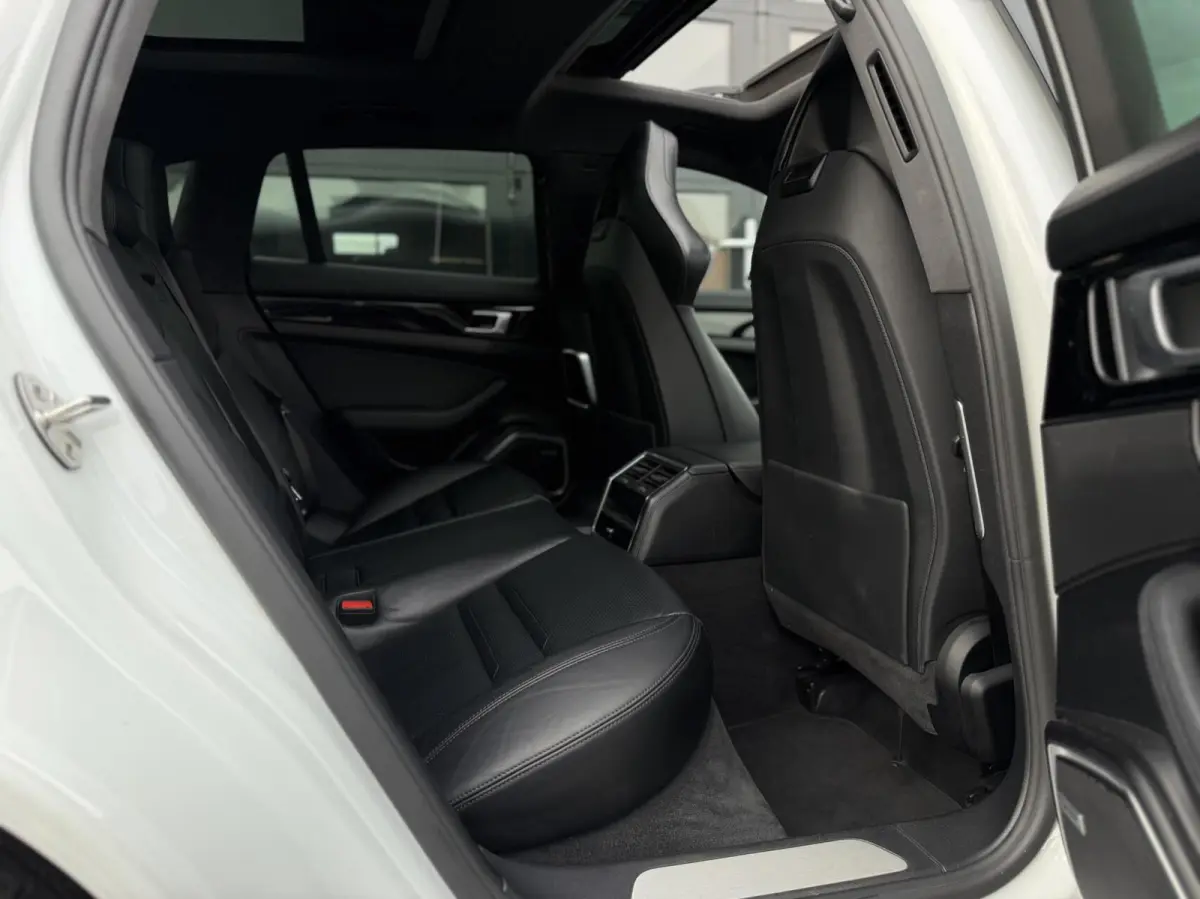 2.9 V6 E-Hybrid / PANO / SPOR