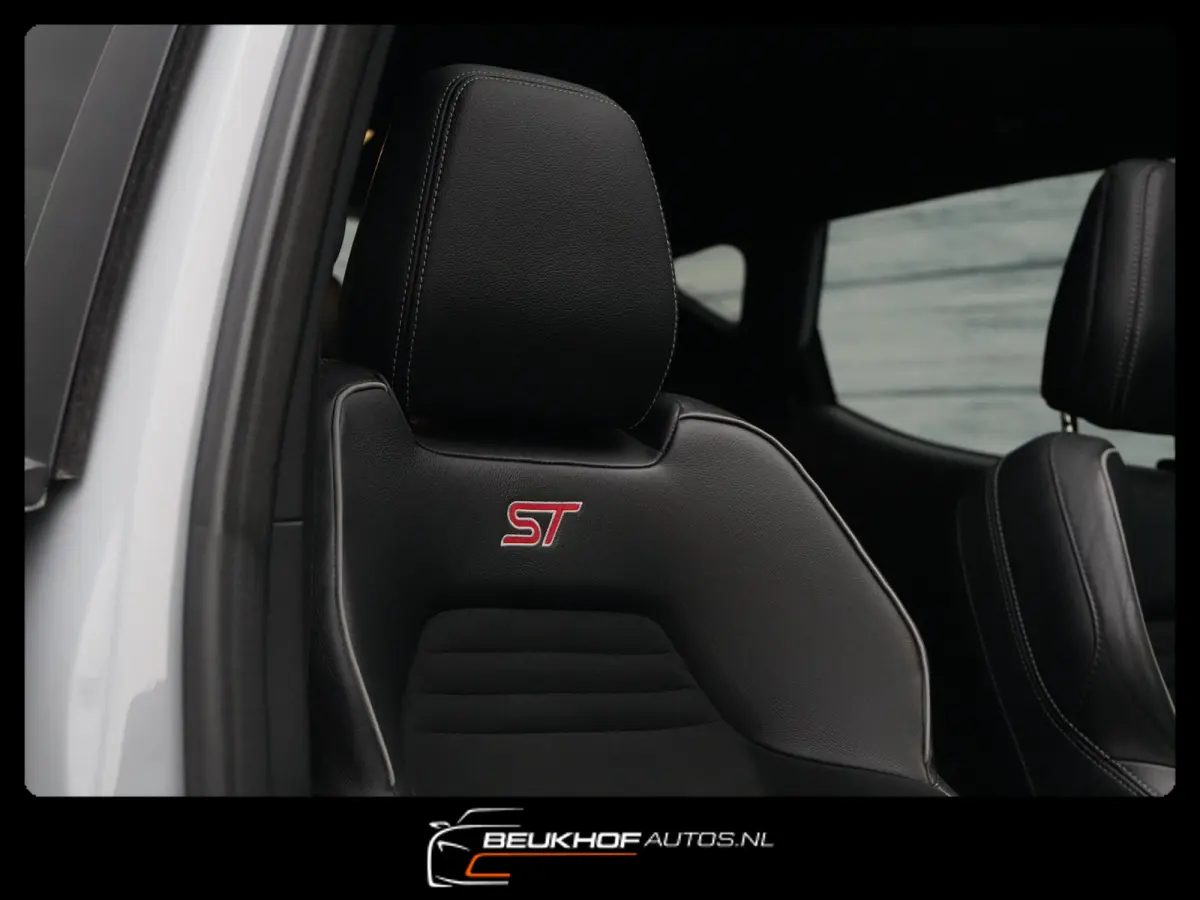 1.5 EcoBoost ST-3 Performance 200Pk Leer Carplay