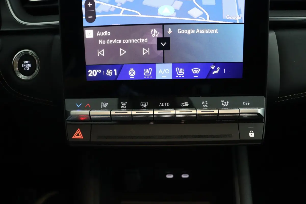 iconic full hybrid E-Tech 160 | Panoramadak | Harman Kardon |