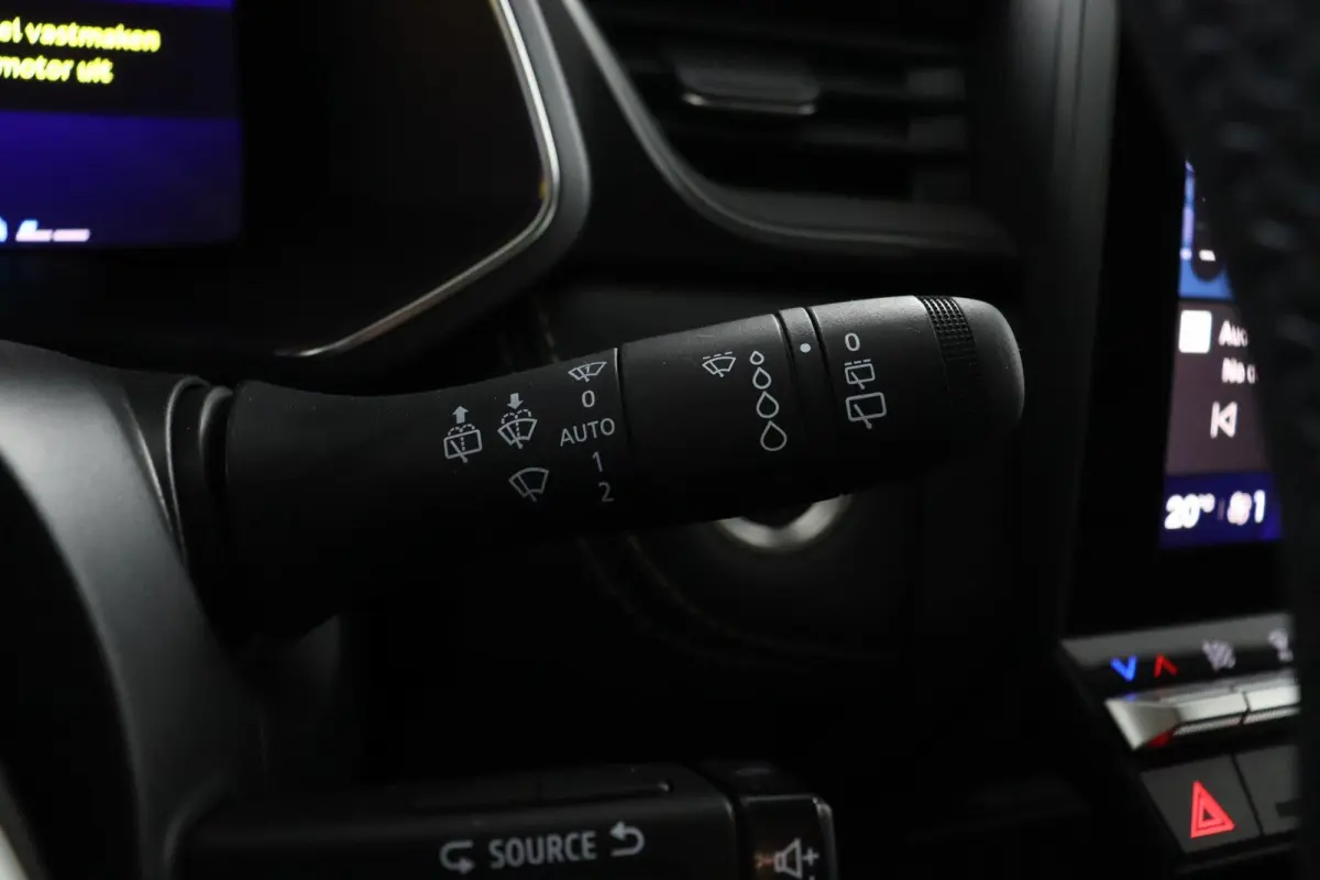 iconic full hybrid E-Tech 160 | Panoramadak | Harman Kardon |