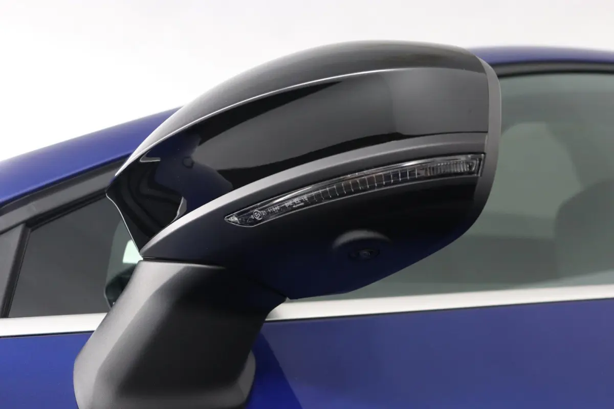iconic full hybrid E-Tech 160 | Panoramadak | Harman Kardon |