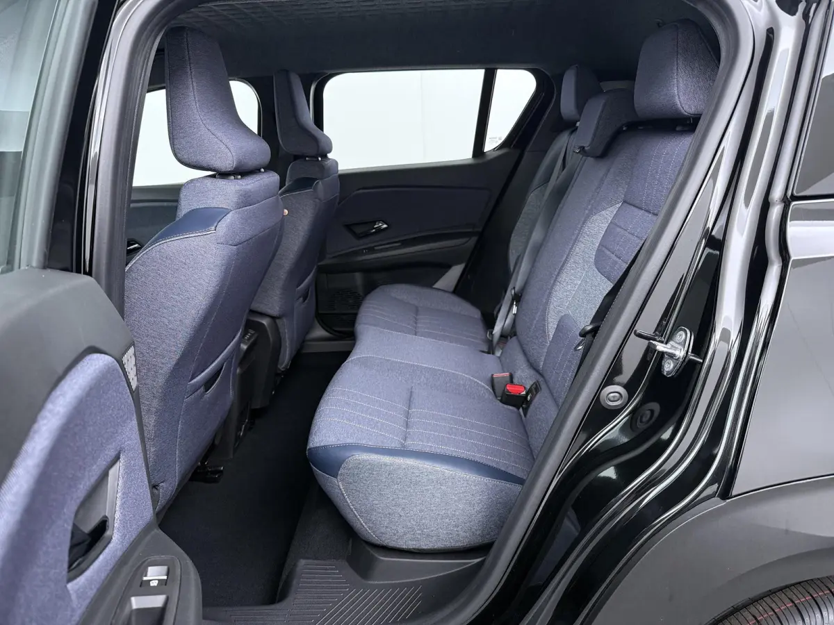 techno 150 pk comfort range | Harman Kardon | Stoel- & Stuurverw. | pack safety & advanced driving assist |