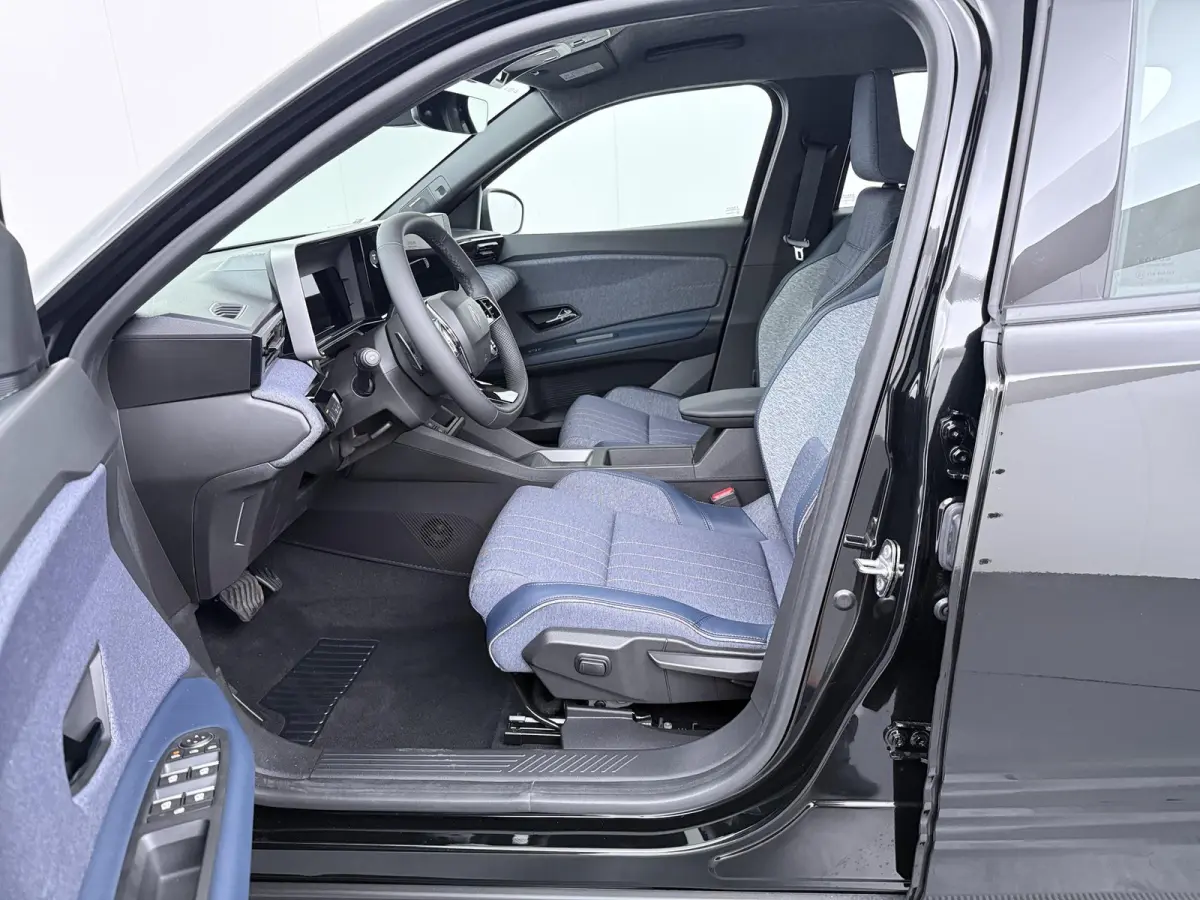 techno 150 pk comfort range | Harman Kardon | Stoel- & Stuurverw. | pack safety & advanced driving assist |
