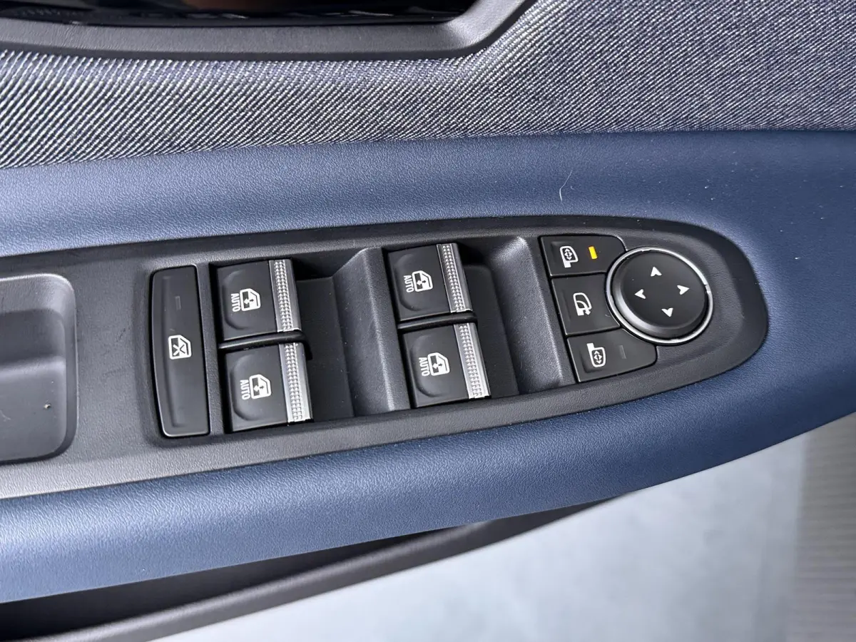 techno 150 pk comfort range | Harman Kardon | Stoel- & Stuurverw. | pack safety & advanced driving assist |