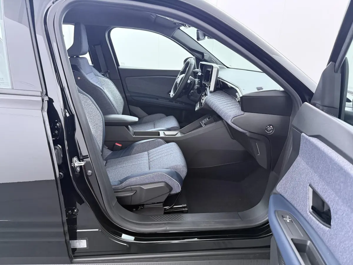 techno 150 pk comfort range | Harman Kardon | Stoel- & Stuurverw. | pack safety & advanced driving assist |