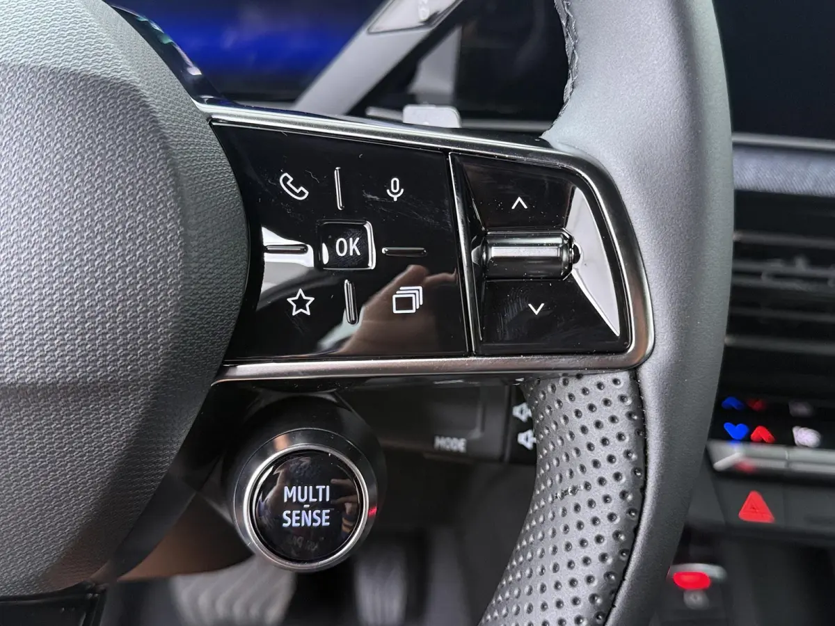 techno 150 pk comfort range | Harman Kardon | Stoel- & Stuurverw. | pack safety & advanced driving assist |
