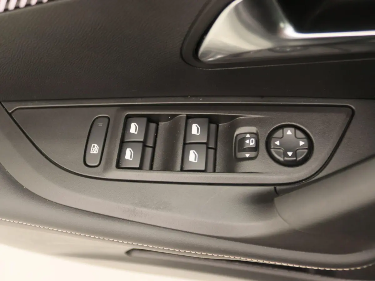 1.2 Hybrid 136 GT | Apple Carplay/Android Auto | Camera | Led Verlichting | Airco |