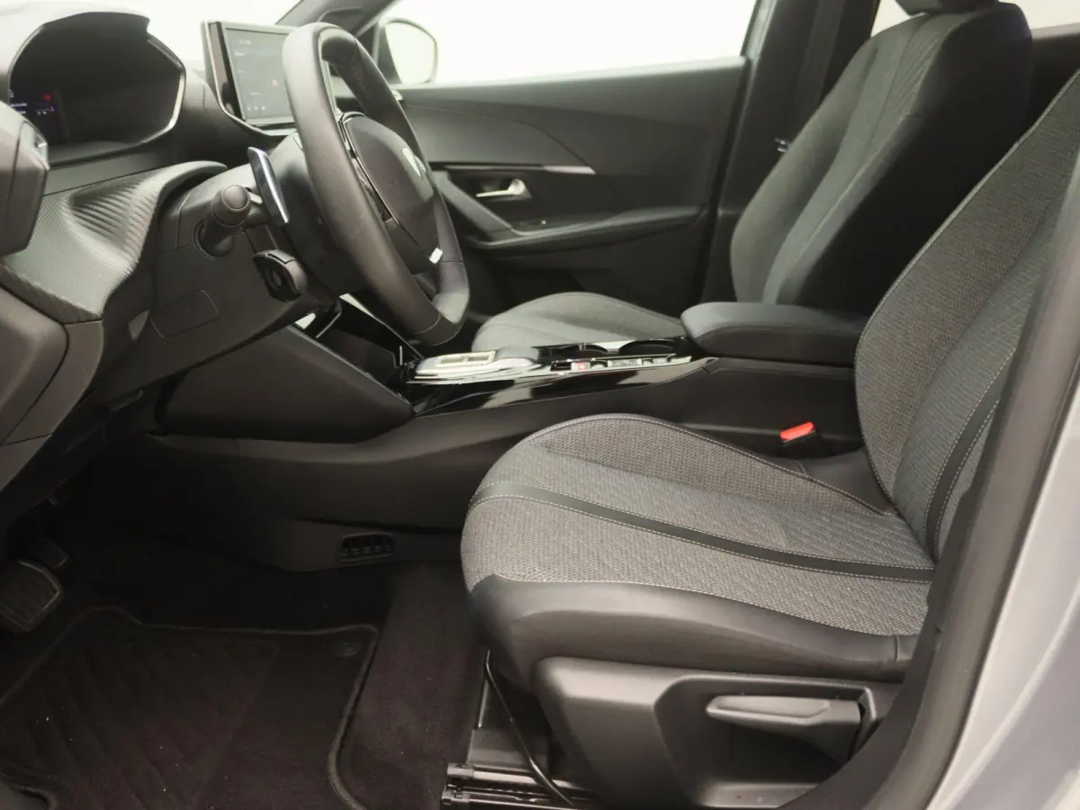 1.2 Hybrid 136 GT | Apple Carplay/Android Auto | Camera | Led Verlichting | Airco |