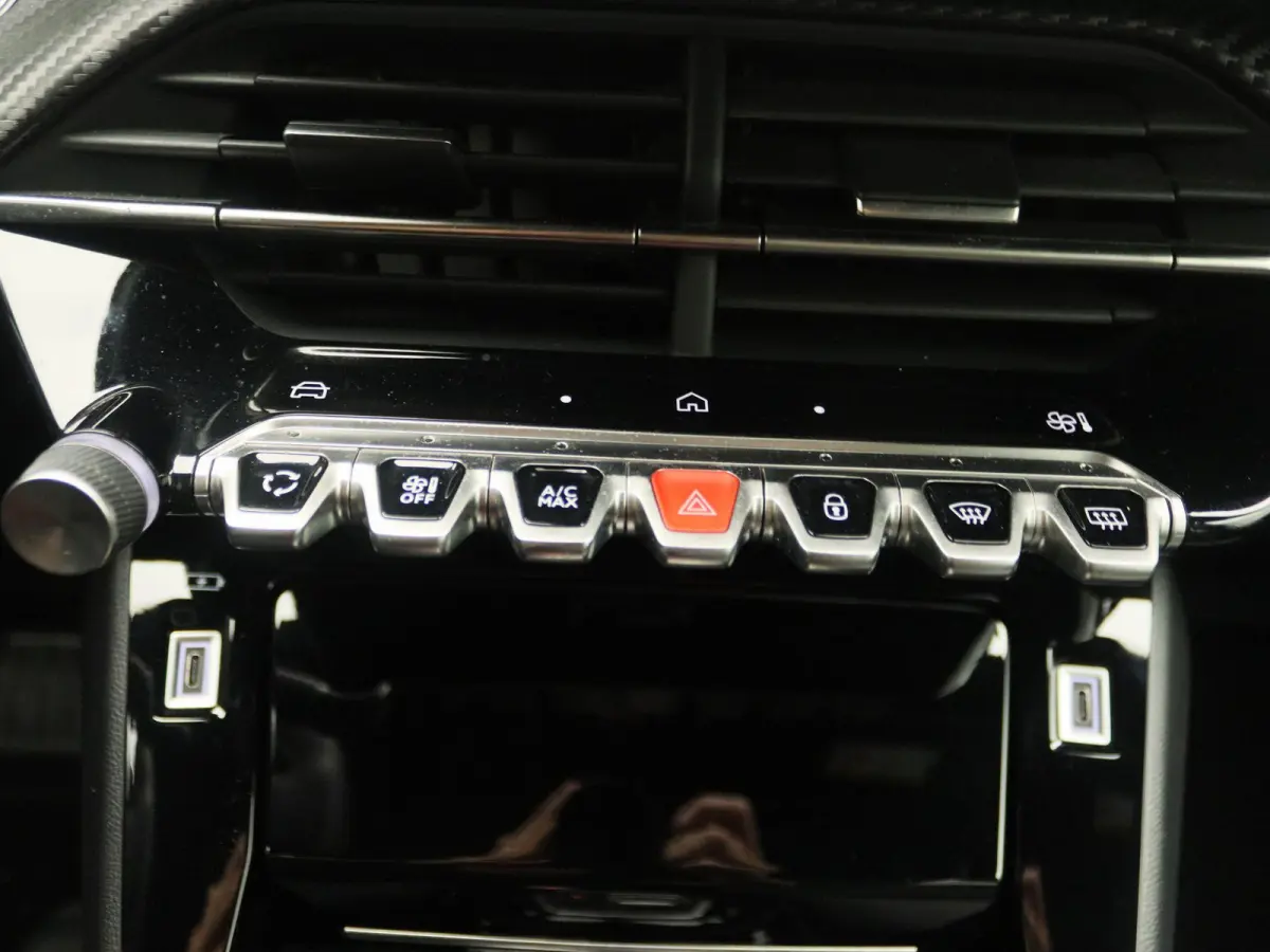 1.2 Hybrid 136 GT | Apple Carplay/Android Auto | Camera | Led Verlichting | Airco |