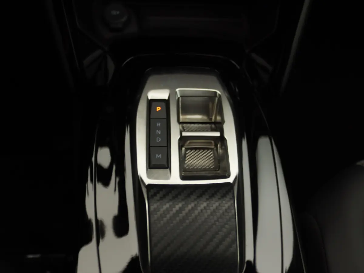 1.2 Hybrid 136 GT | Apple Carplay/Android Auto | Camera | Led Verlichting | Airco |