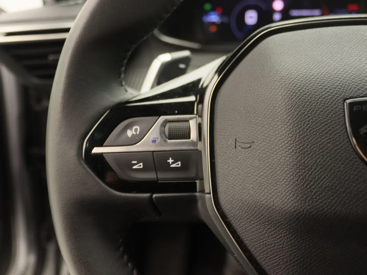 1.2 Hybrid 136 GT | Apple Carplay/Android Auto | Camera | Led Verlichting | Airco |