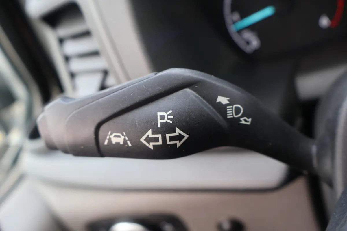 2.0 TDCI L2 H1 Limited Automaat Airco Camera