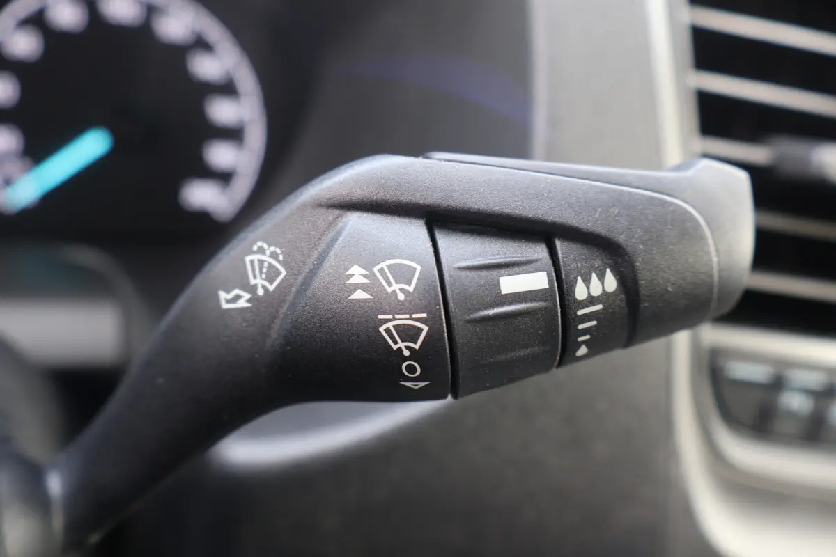 2.0 TDCI L2 H1 Limited Automaat Airco Camera