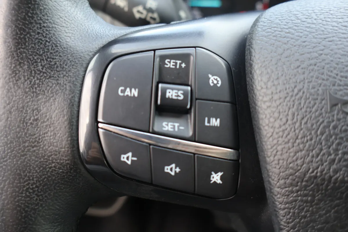 2.0 TDCI L2 H1 Limited Automaat Airco Camera