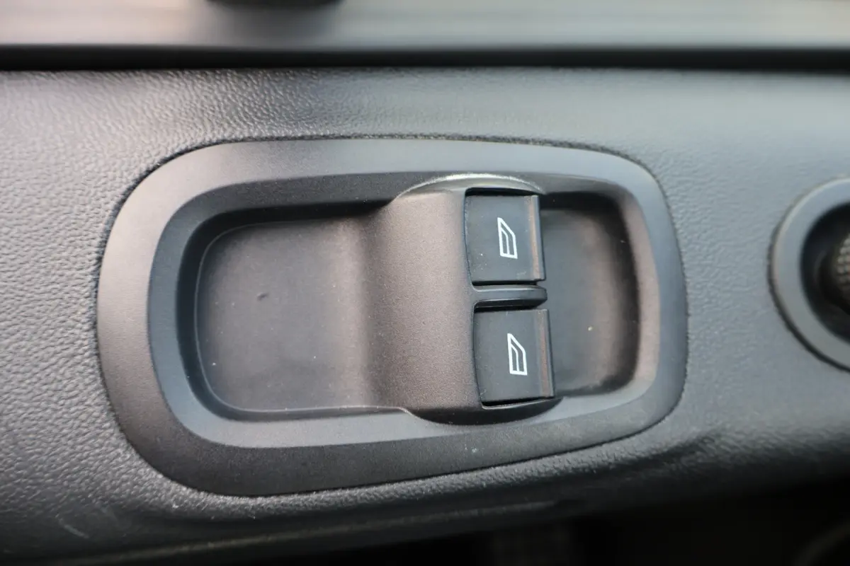 2.0 TDCI L2 H1 Limited Automaat Airco Camera