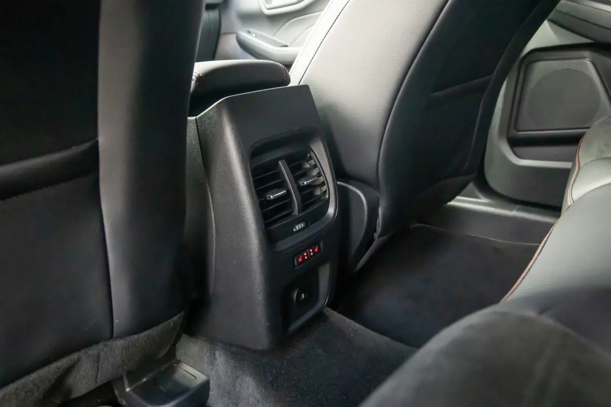 2.5 PHEV ST-Line X | Trekhaak | Black-pack | Adaptive cruise control | Head-up | B&O audio | Camera | Apple Carplay/Android Auto | Stoel/stuur/voorruit verwarming | Achteruitrijcamera | Appl