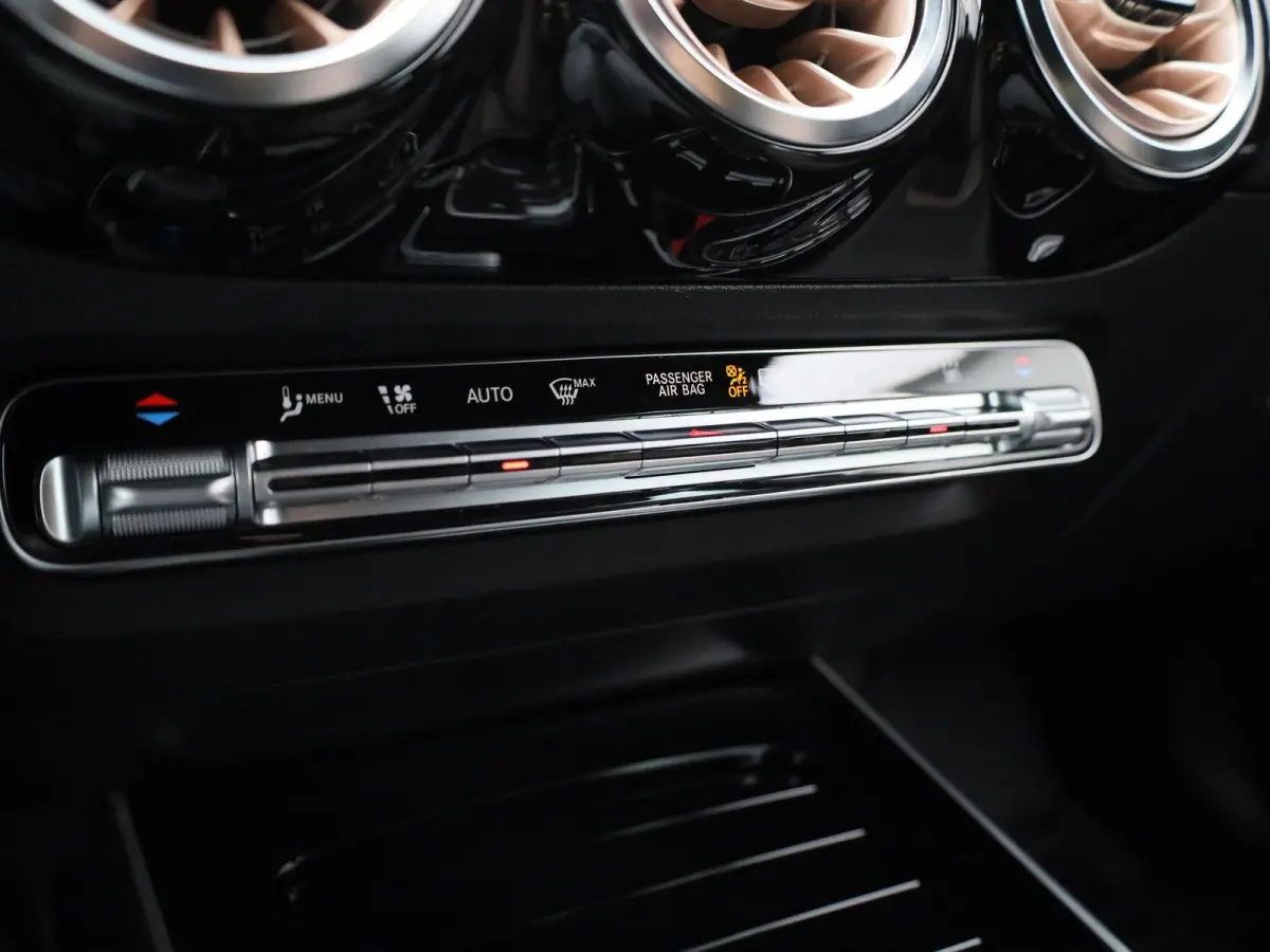 250+ Luxury Line | NAVIGATIE | STOELVERWARMING | CAMERA | SFEERVERLICHTING |