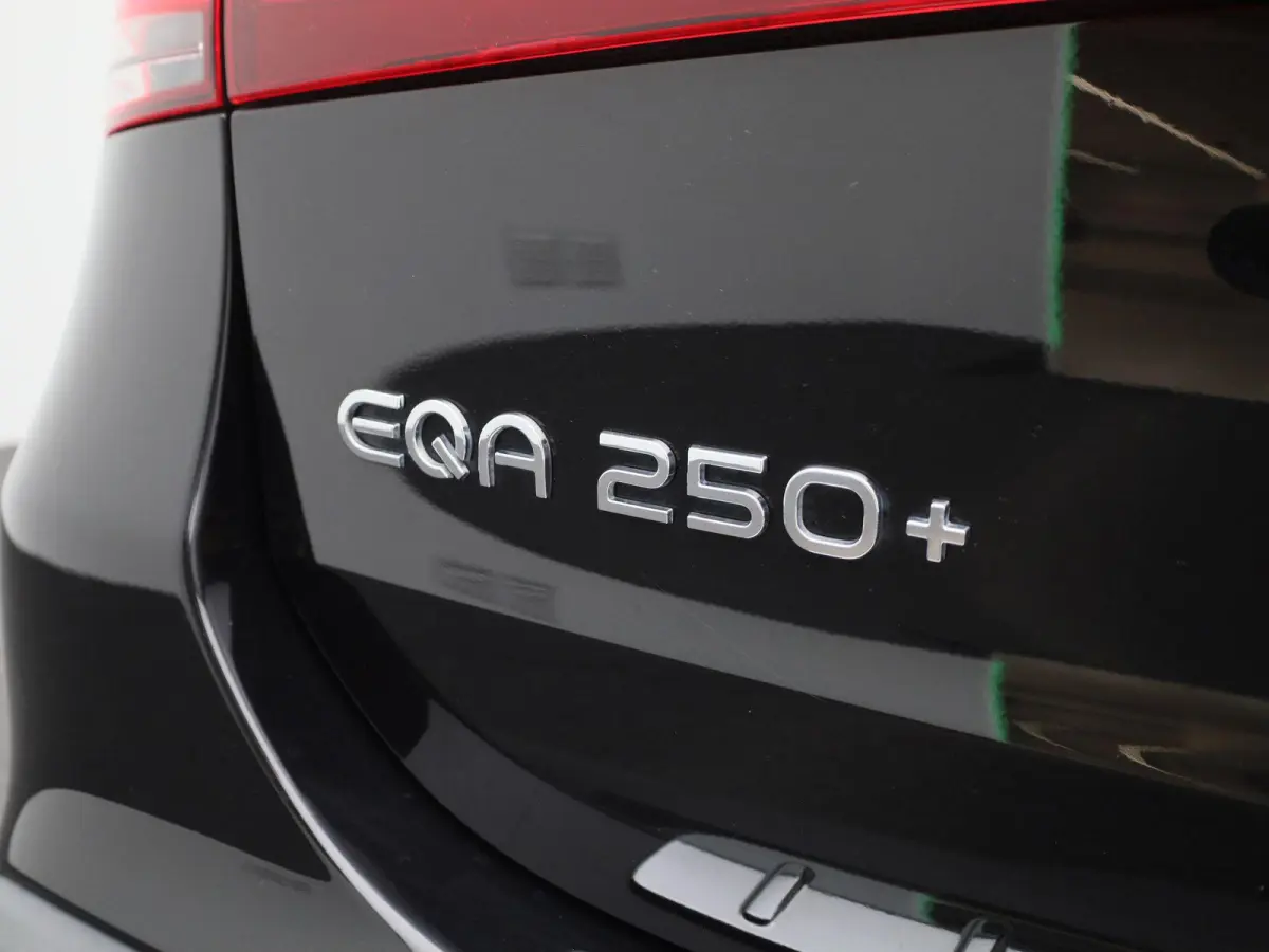 250+ Luxury Line | NAVIGATIE | STOELVERWARMING | CAMERA | SFEERVERLICHTING |