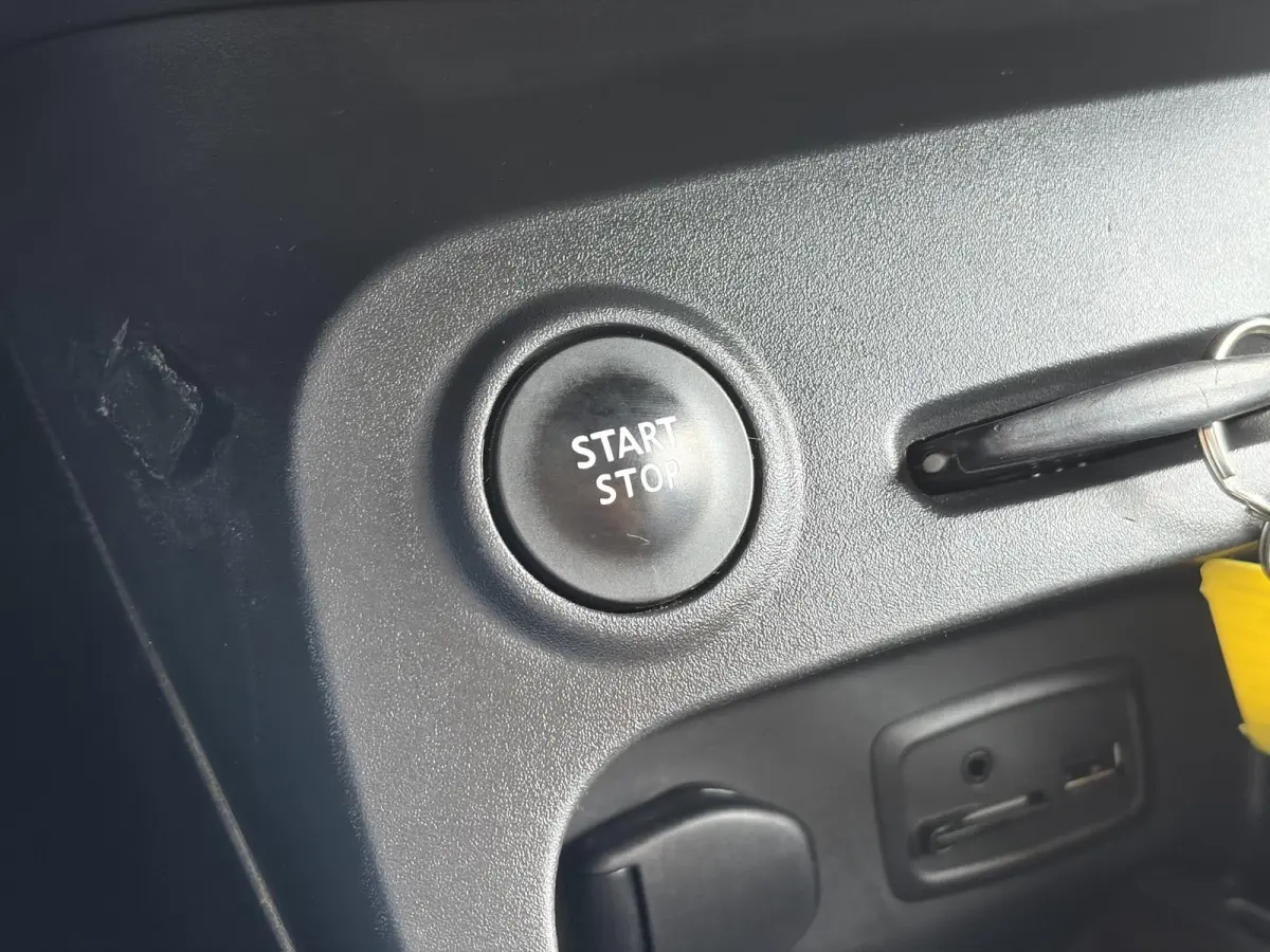 1.2 TCe Dynamique ✓Navi✓Trekhaak✓Keyless✓Clima✓Cruise✓Dealer Onderhouden✓Automaat✓120pk✓Lm velgen✓Pdc✓N.A.P✓Apk tot 06-2027